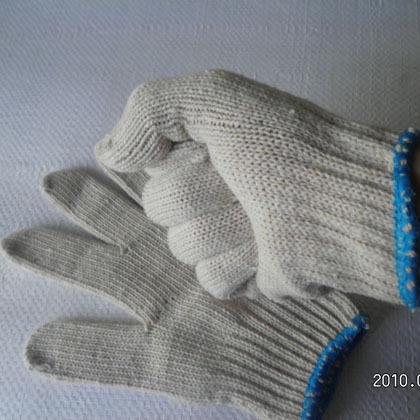 Wholesale white 700g Gloves Cotton yarn gloves Protective gloves wear-resisting Gloves wholesale