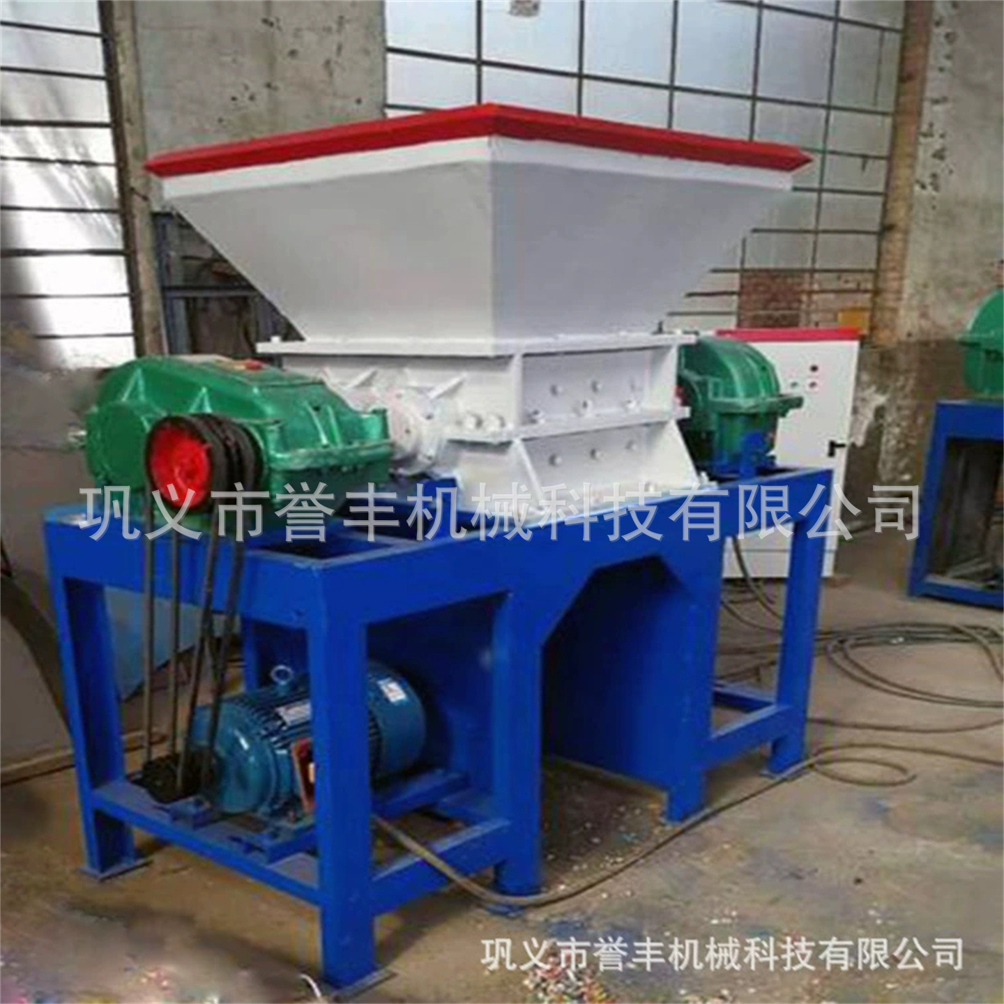 环保节能大型双轴撕碎机废金属汽车架轮胎木材破碎机塑料橡胶粉碎