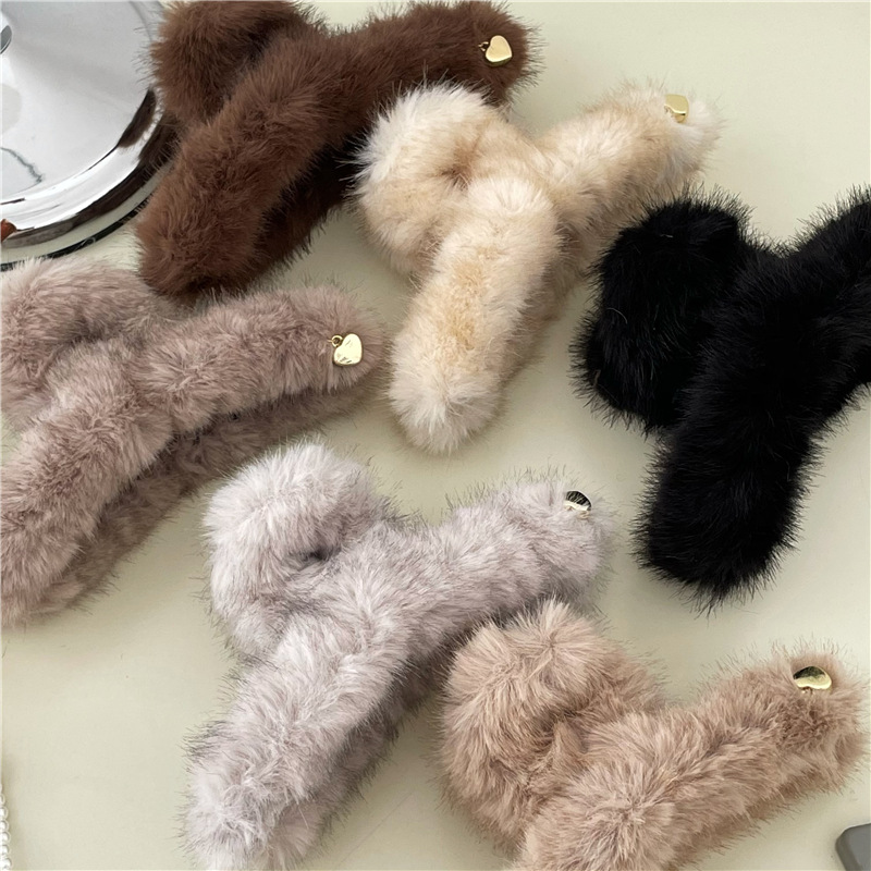 Light luxury texture artificial mink plush cross hair clip New Golden alloy love pendant hairpin hair grip