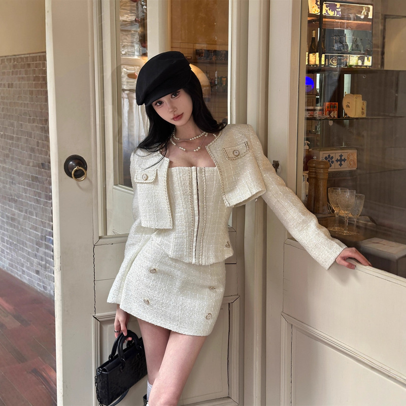 French Style Short Coat Fashionable Three-dimensional Corset for Women