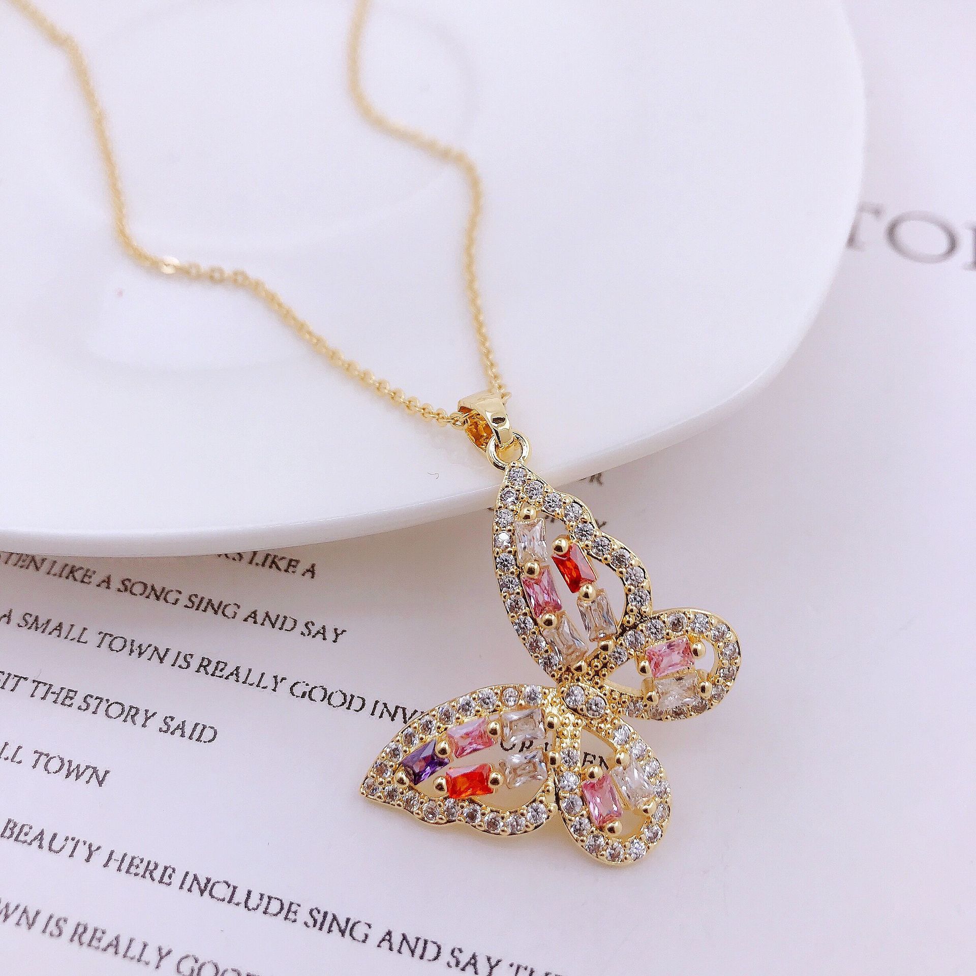 Hip-hop Mode Cuivre Couleur Zircon Papillon Pendentif Collier Femme display picture 4