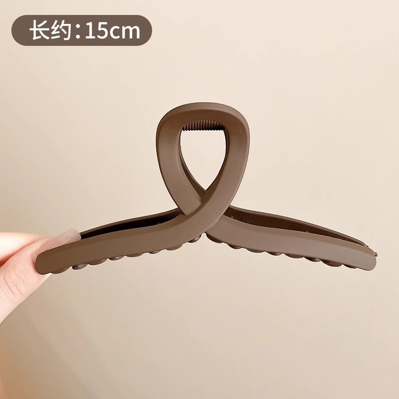 Clip de agarre grande de color café para mujer 2025 nuevo agarre de cabello de alta calidad en la parte posterior de la cabeza horquilla clip de tiburón clip de otoño e invierno tocado