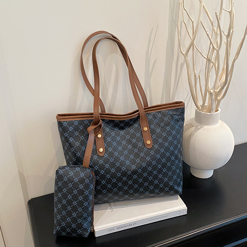 2025 Autumn New Casual Personalized Tote Bag Large Capacity Mother-In-Law Bag Casual Retro Work Commuting Women's Bag