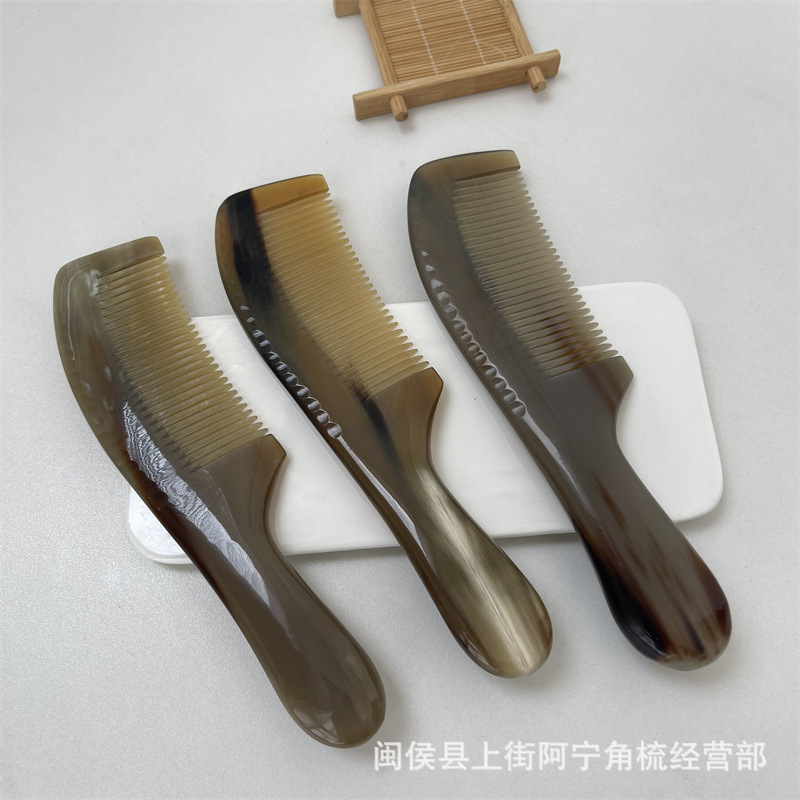 Natural Horn Comb 20cm Handle Comb with Rounded Teeth for Scalp Massage and Daily Grooming overview