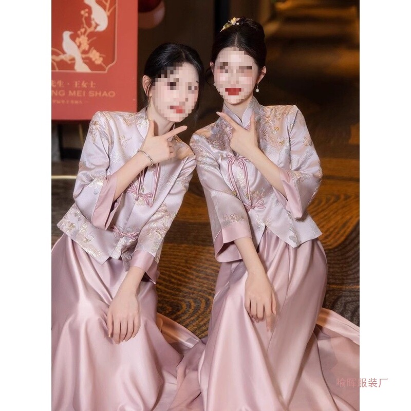New Chinese-Style Bridesmaid Dress in Pink, 2026 New Model, Long-Sleeved Sister Group Qipao, Engagement Dress, Suitable for Everyday Wear in Autumn and Winter