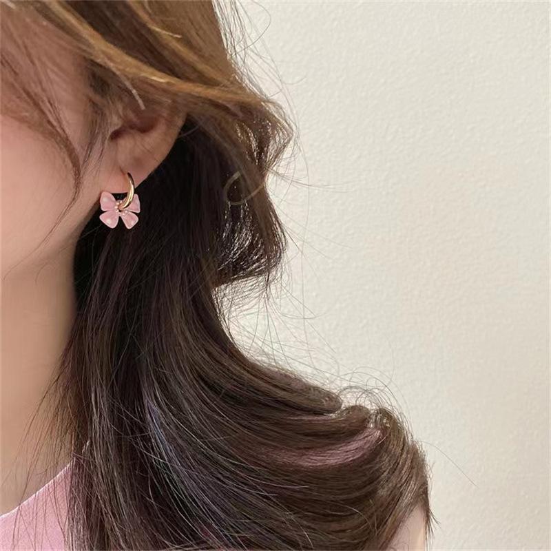 Fashion Spring Retro Bow Dot Alloy Earrings Female display picture 2