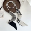Pearl necklace pixel houndstooth