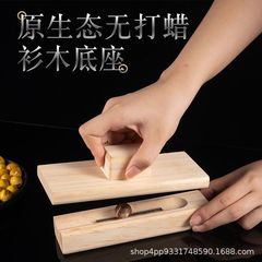 栗のオープナー栗の実木は栗の蓮の実を剥ぎ取って、家庭用の十字の栗の木製のオープナーです。