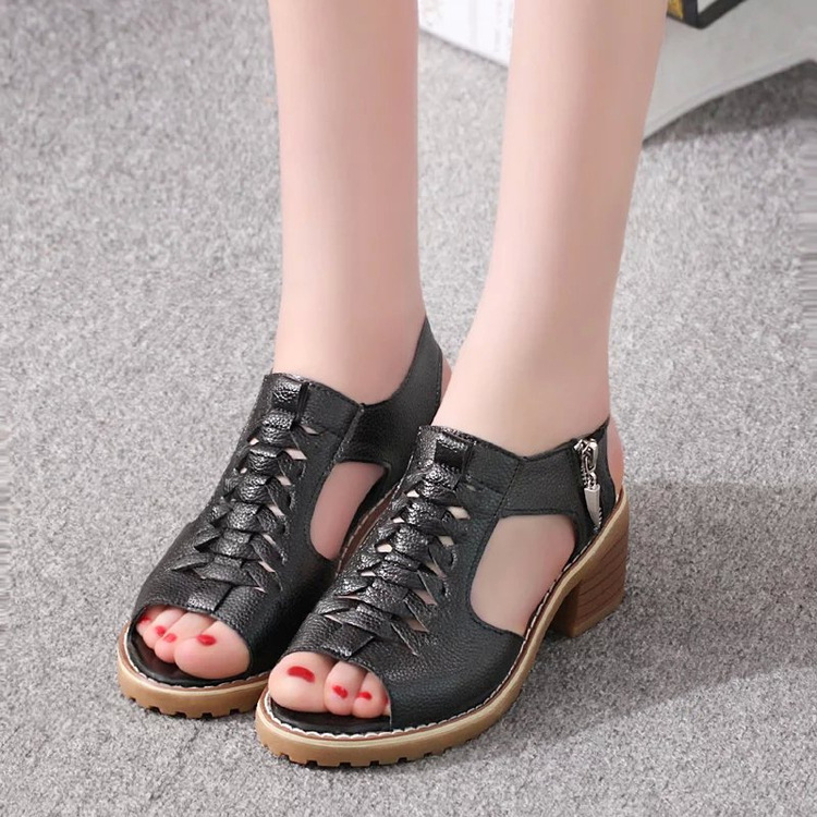 fashionable sandals with zipper