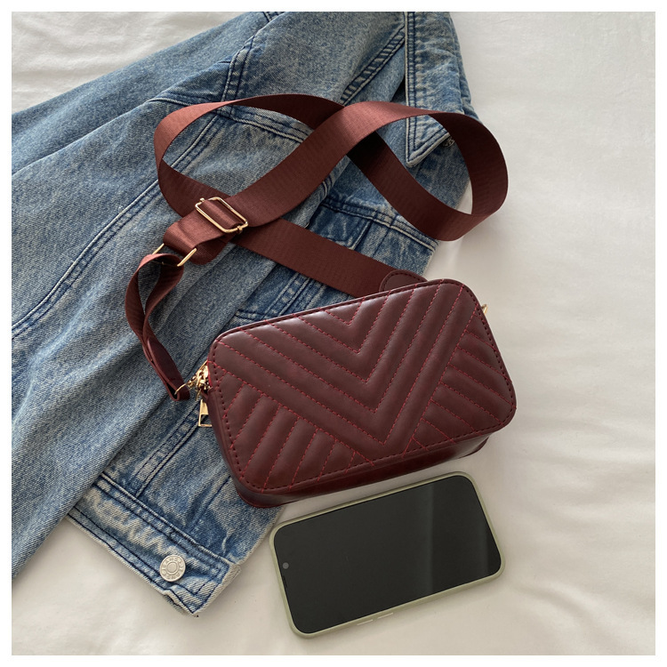 150g Weight Nylon Lining Material Sewing Thread Fashion Element Zipper Closure Type Single Shoulder Strap Strap Type Crossbody Bag Bags Type Casual, Daily, Shopping Occasion Pu Leather Material Solid Color, Lingge Pattern All Seasons Season Women's Gender Classic Style Style Square Shape Women's Pu Leather Solid Color Lingge Classic Style Sewing Thread Square Zipper Crossbody Bag 1