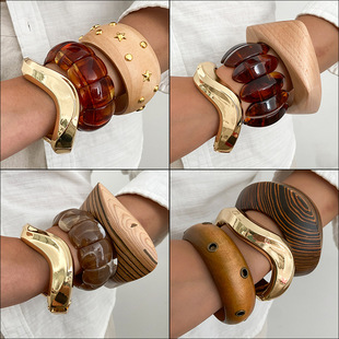 �W���羳�Ʒ2025�¿�ľ�|�͹����Bracelet���Բ�Ҏ�t�׺����CŮ