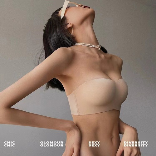 Summer's new glossy strapless tube top, body shaping, three-dimensional small breasts gathered to look bigger, seamless wedding dress, nude feel, narrowing breasts