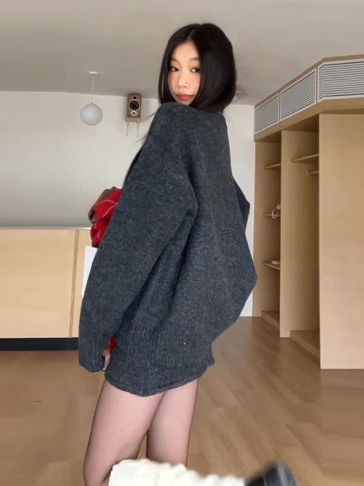 灰色针织套装连衣裙子女2025新款秋chic韩系氛围穿搭一整套装短裙