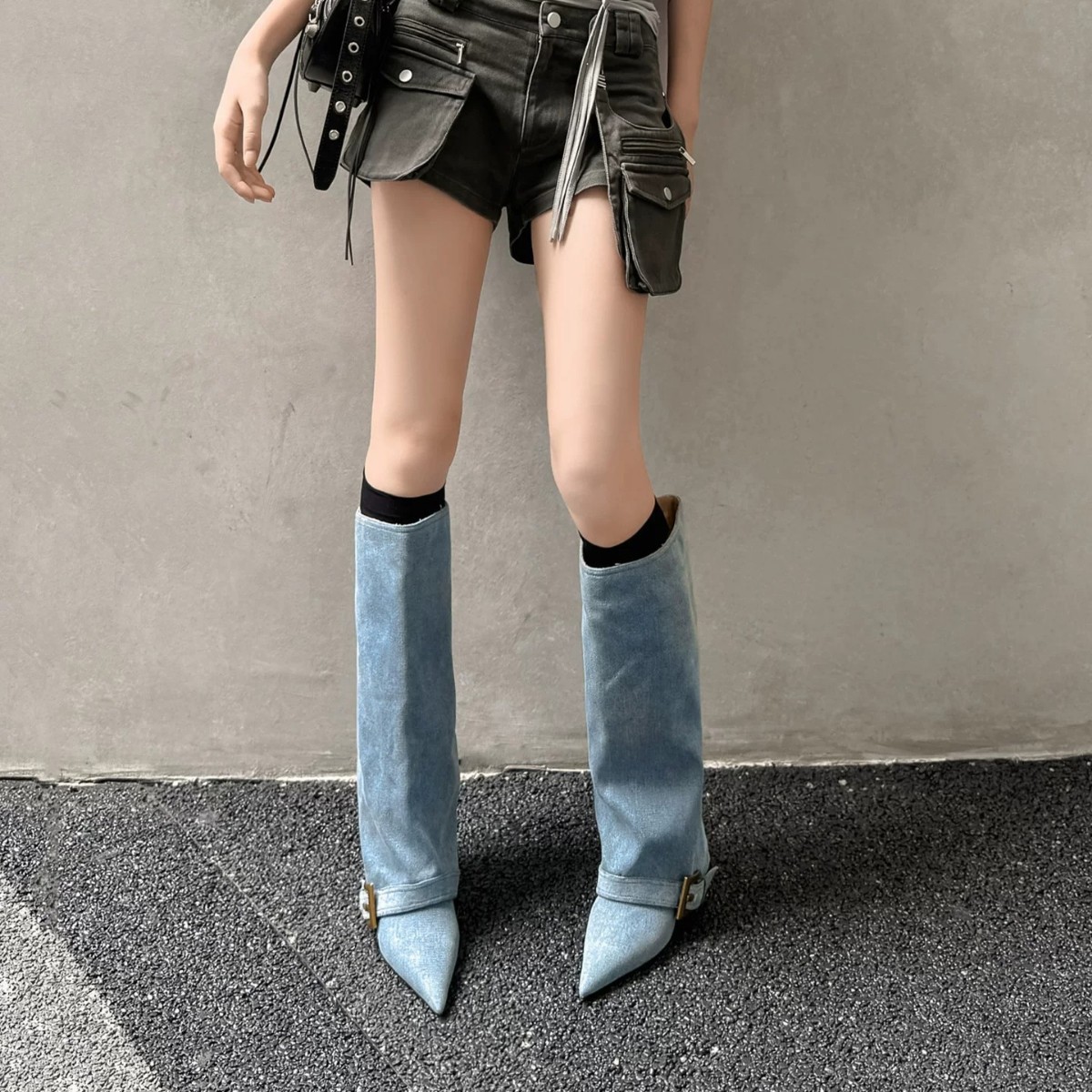 Trousers pointed-toe heels