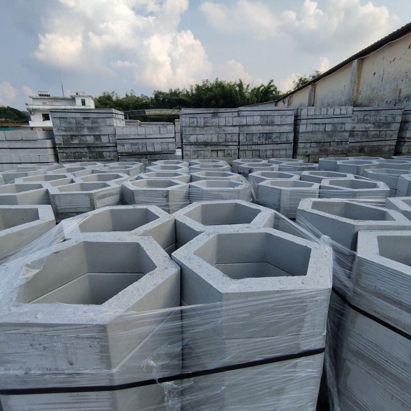 六棱块六边砖六角砖环保节能稳定性强空心混凝土砖本地直发