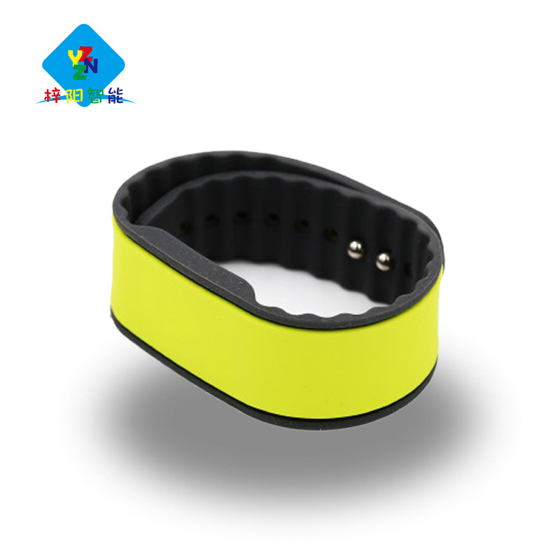 莱肯运动同款健身手环复旦芯片 指纹锁硅胶智能手碗带 现货拿样