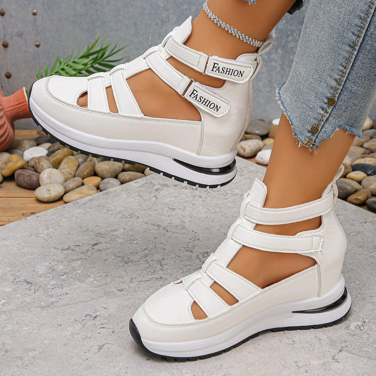 Новые летние босоножки на танкетке с закрытым носком, полым дышащим дизайном, платформой большого размера на толстой подошве и липучкой для женщин, размер 44.