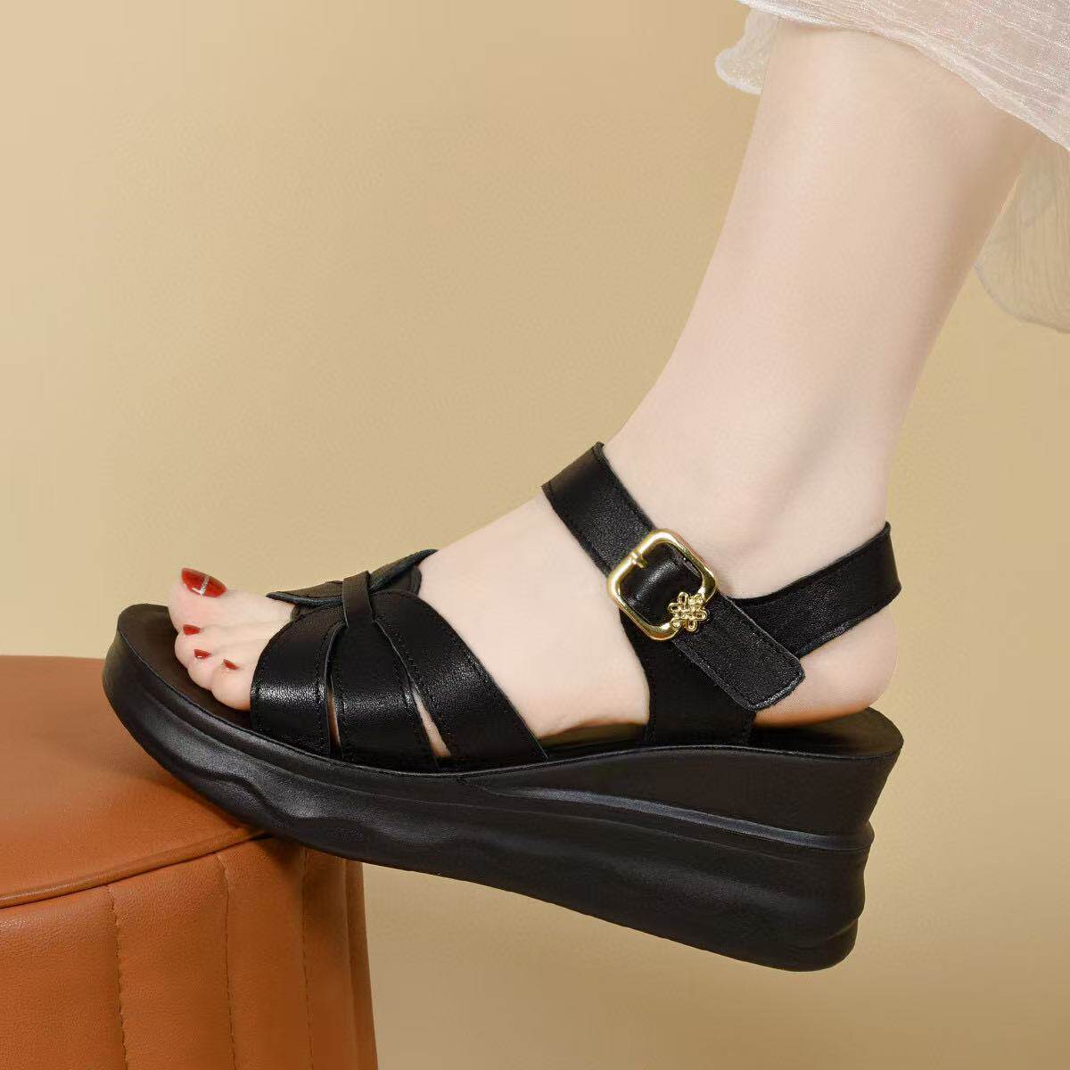 Sandal nữ da thật đế xuồng tăng chiều cao mũi hở quai ngang — màu đen