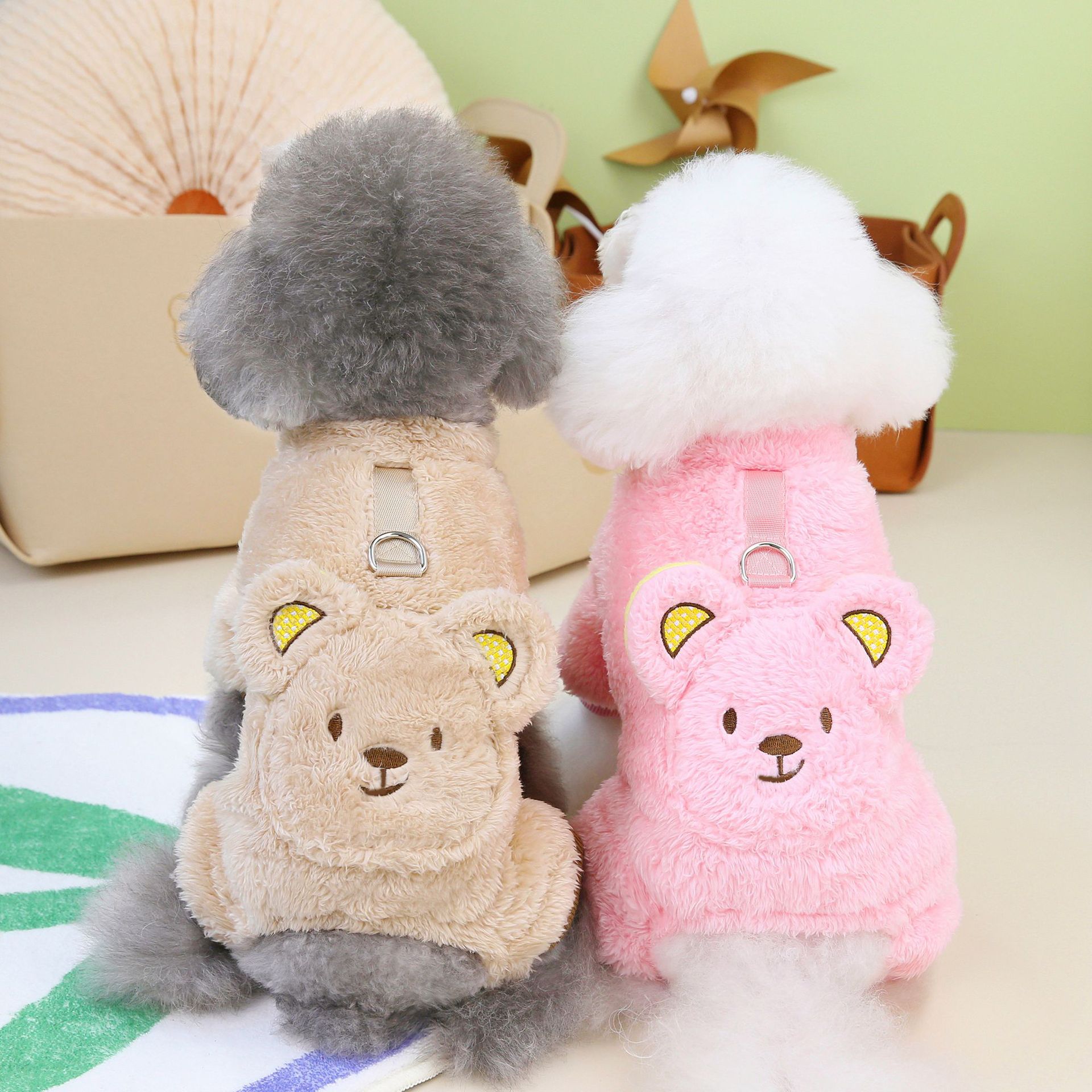 Ropa para perros Otoño e Invierno nueva ropa para mascotas invierno engrosada 23 mochila oso ropa de terciopelo de cuatro patas