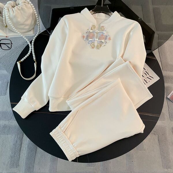 Sports suit