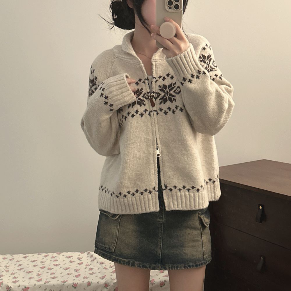 420g Weight Long Sleeve Sleeve Length Zipper Placket Type Regular Sleeve Sleeve Type 80% (inclusive)-90% (Exclusive), Polyester, Polyester Fabric Type Ordinary Model (50cm <Length ≤ 65cm) Top Length Cardigan, Sweater Tops Type Shirt Collar Neckline Loose Fit Type Solid Color Pattern Women's Gender Temperament Commuter, Urban Style Style New Chic Autumn Winter Loose Long Sleeve Knitted Sweater Women's Fashion Contrast Color Tassel Design Versatile Outerwear 4