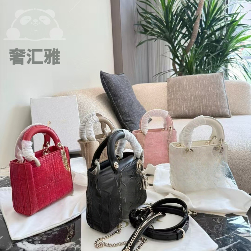 Diana Quilted Handbag for Women, 2025 New Model, High-End Commuter Style, Chic and Fashionable, Single Shoulder Crossbody Bag Diana Quilted Handbag for Women, 2025 New Model, High-End Commuter Style, Chic and Fashionable, Single Shoulder Crossbody Bag