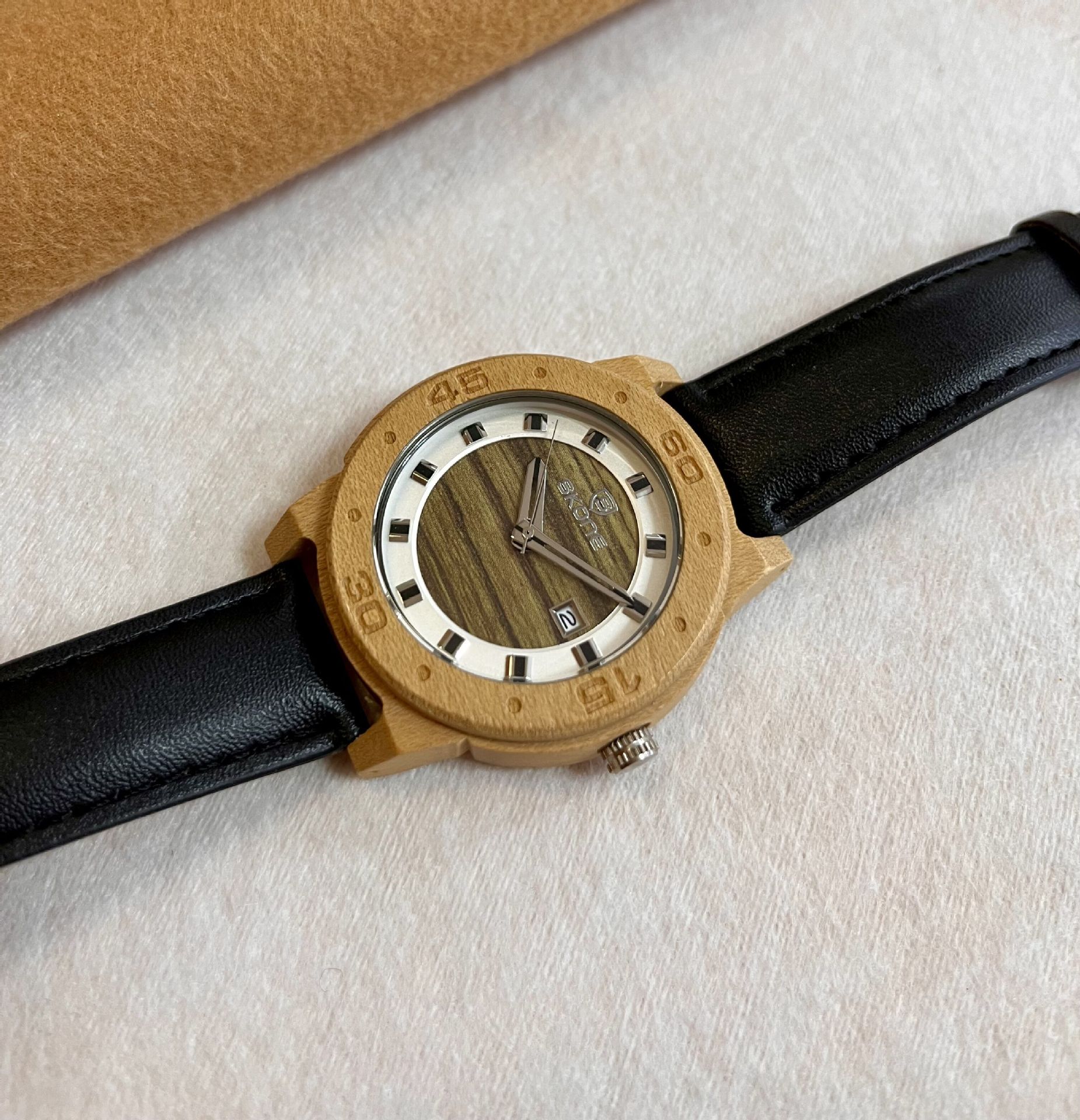 亚马逊热销木质表 男士真皮带竹木手表个性图案石英男表 厂家直销