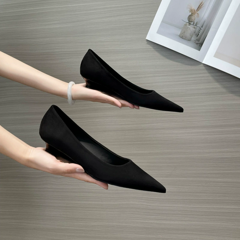 720-0 модная работа черная молочная обувь 2024 зима новый толстый каблук светло-заостренные женские каблуки женский