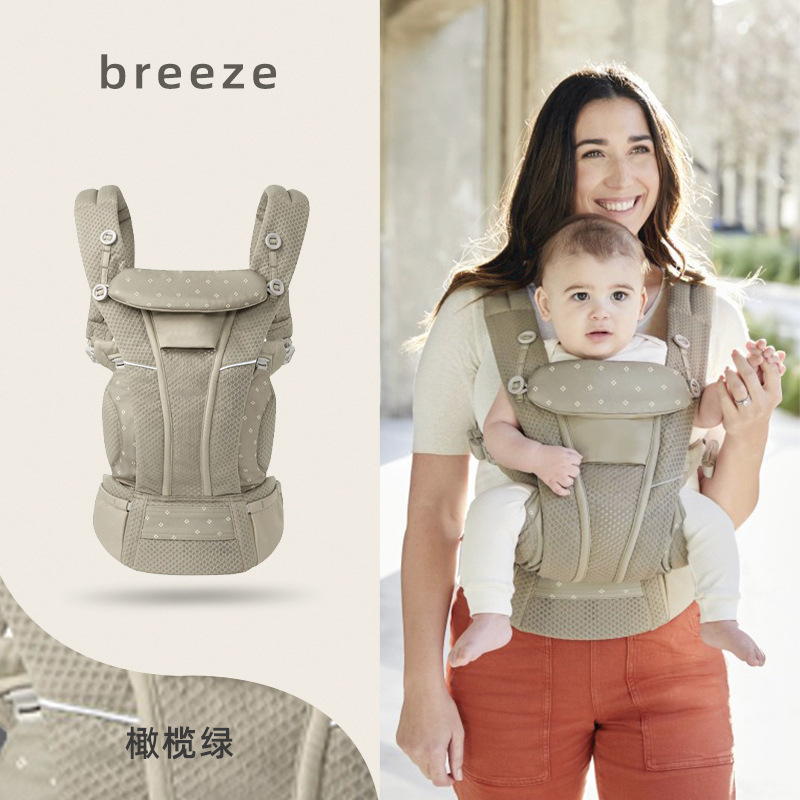 アメリカの赤ちゃんは腰掛けをして外出します。