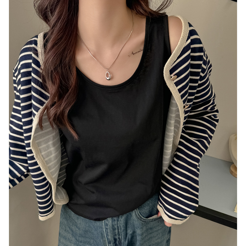 검은색