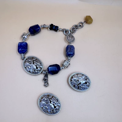 Zərgərlik ara hissələri Bracelet with Hollow Flower Pattern