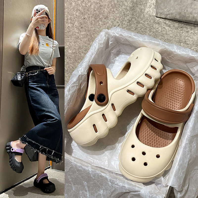 2025 Summer Women's Clog Shoes Height-Increasing Thick-Soled Slippers for Outdoor Wear, Non-Slip Closed-Toe Sandals with Cushioning for a Soft Step on the Beach