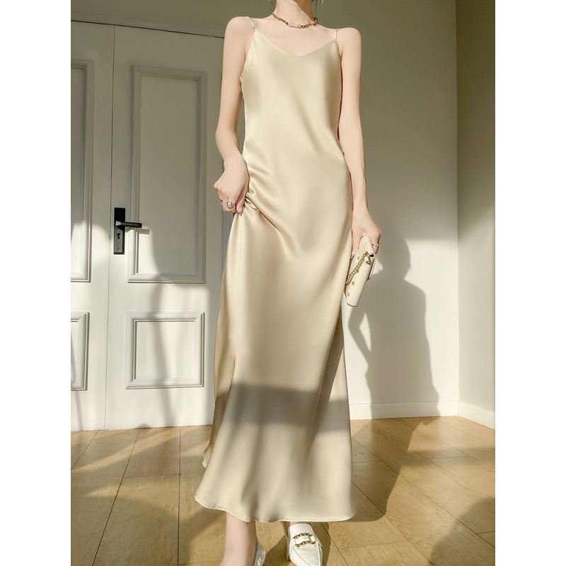 Acetate V-Neck Spaghetti Strap Dress for Women, Summer New Style, Silky and Drapey, Mid-Length Versatile Solid Color Dress Acetate V-Neck Spaghetti Strap Dress for Women, Summer New Style, Silky and Drapey, Mid-Length Versatile Solid Color Dress