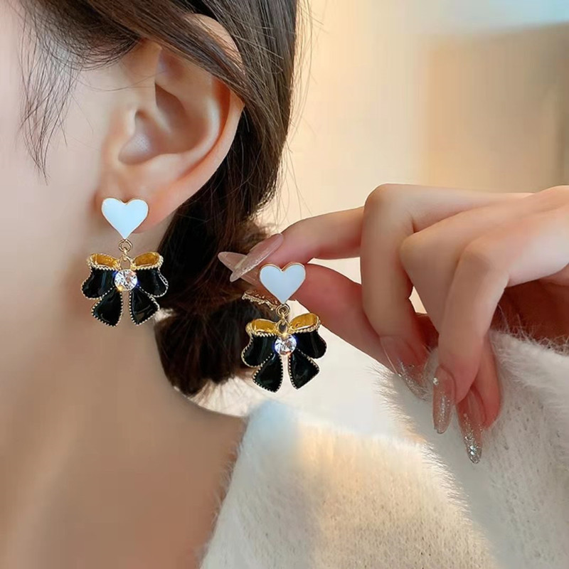 Fashion Geometric Heart Shape Alloy Plating Rhinestones Women's Drop Earrings 1 Pair display picture 19