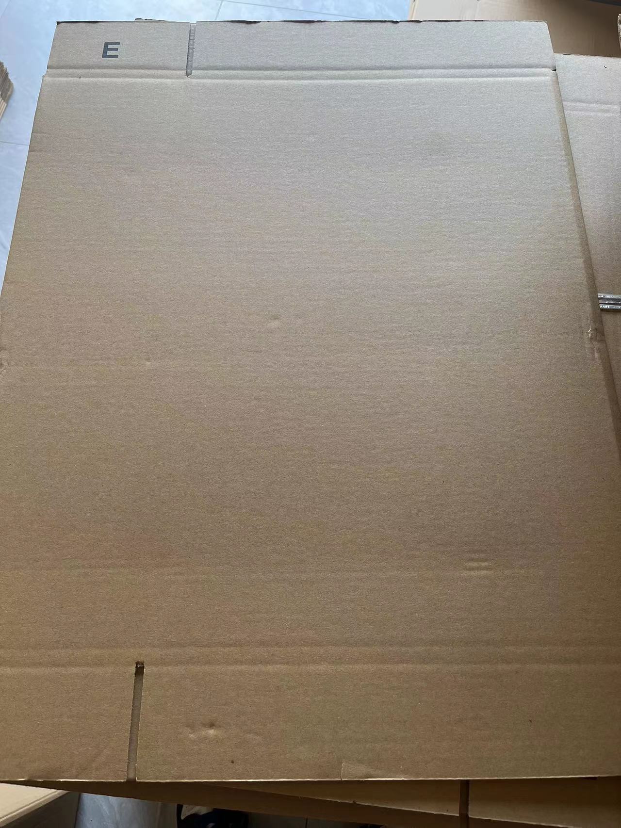 Además, si necesita agregar un enlace de cartón, comuníquese con el servicio al cliente de inmediato. El cartón tiene varios estilos y necesita ser confirmado.