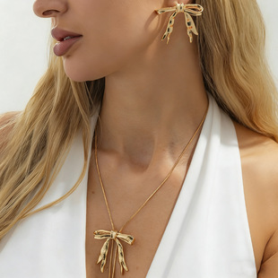 (Cross-border trading), brand pendant with bow, fashionable necklace, adjustable chain, European style