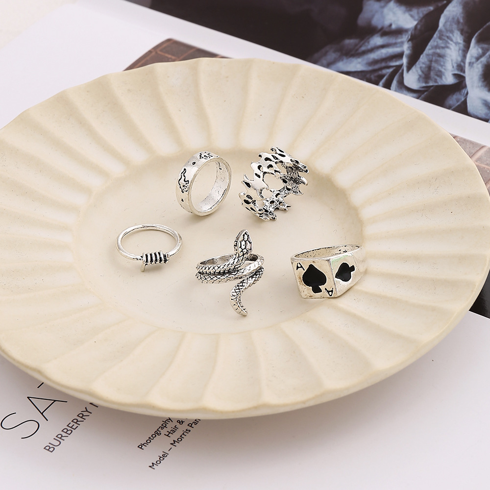 New Creative Simple Fashion Temperament Snake-shaped Spade Ring 5-piece Set display picture 5