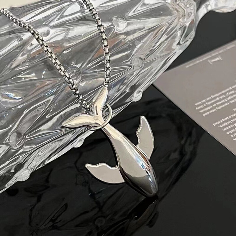 Titanium steel necklace whale necklace men's hip hop personality Street ins style simple fashion sweater chain wholesale