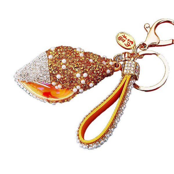 Golden keychain pearl