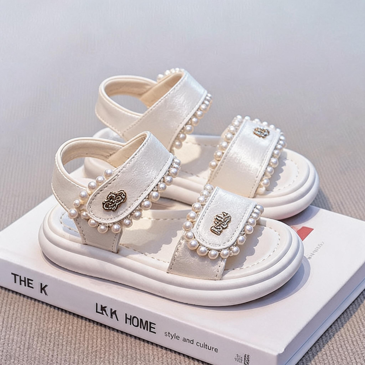 Zapatos casuales de moda para niñas 2026 verano nuevos niños huecos zapatos princesa zapatos de playa princesa