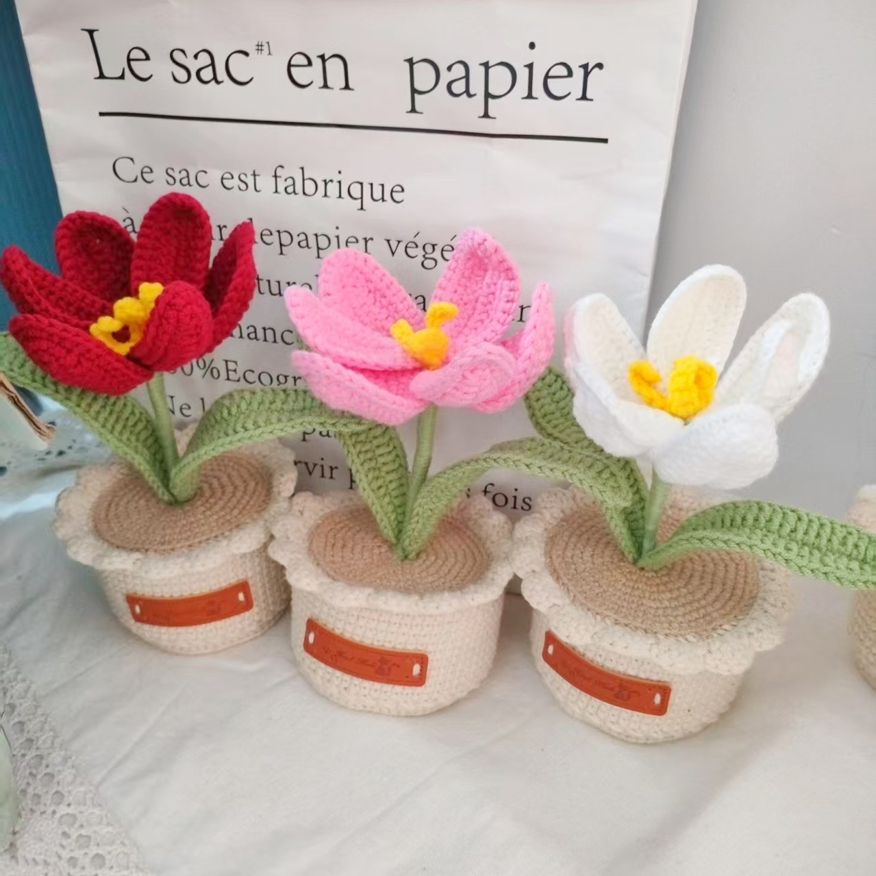 Transfronterizos productos terminados de gancho artesanal lana flores en maceta adornos para el hogar simulación de flores de punto de tulipán creativo image 2