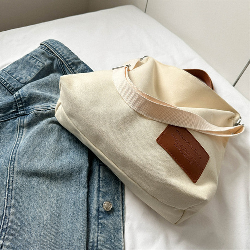 Canvas bag for women, large capacity, niche design, popular texture handbag, commuter college student class diagonal bag trendy