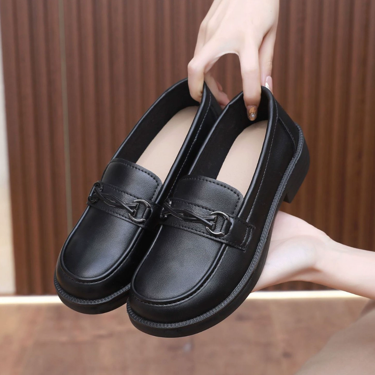 Кожаные лоферы, женская обувь, черные кожаные туфли в британском стиле, удобные Пригородные рабочие туфли на низком каблуке, Маленькая кожаная обувь с мягкой подошвой