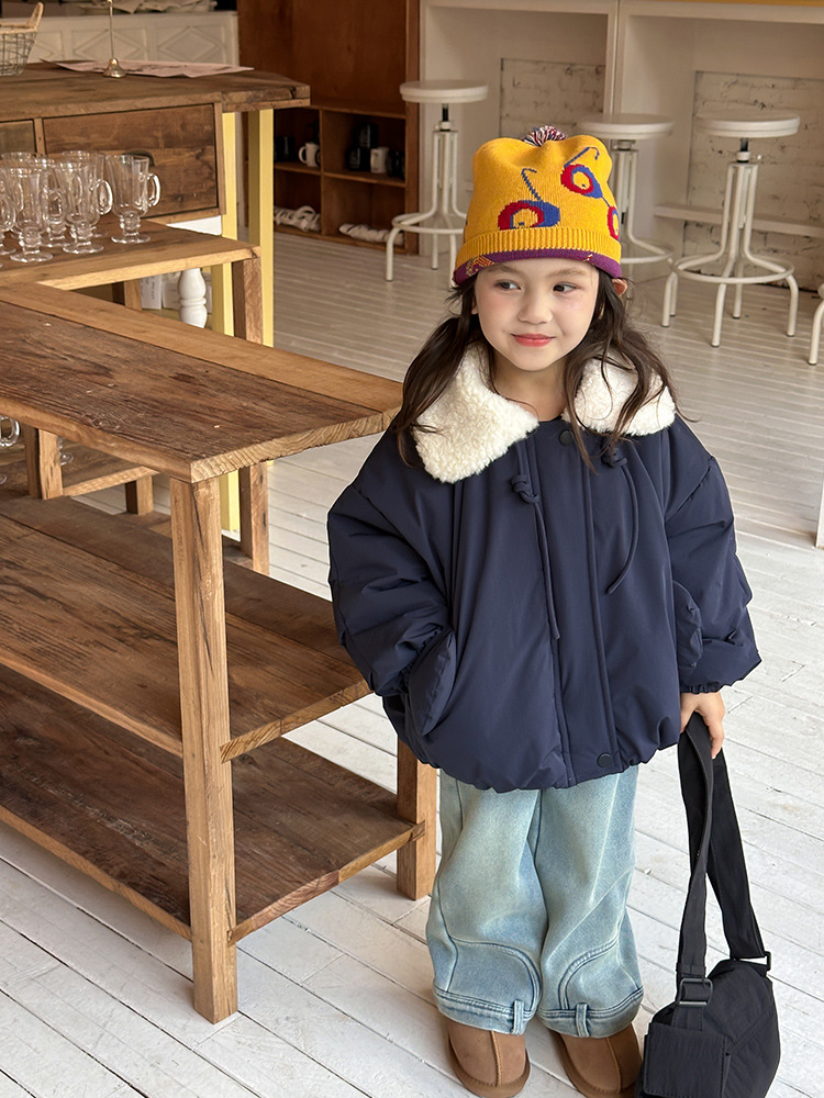 Niñas de invierno de algodón grueso 2025 nuevo estilo extranjero coreano chaqueta de solapa grande chaqueta de algodón para niños niñas súper bonitas