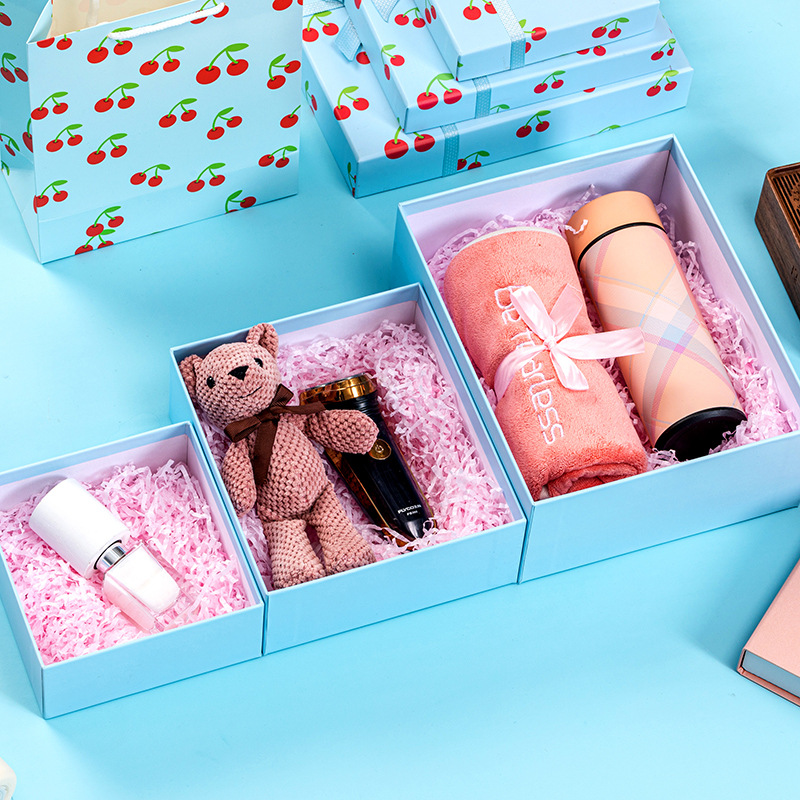 Nueva caja de regalo azul para niñas pequeña caja de regalo de mano fresca lápiz labial cosméticos caja de embalaje caja de cartón en stock