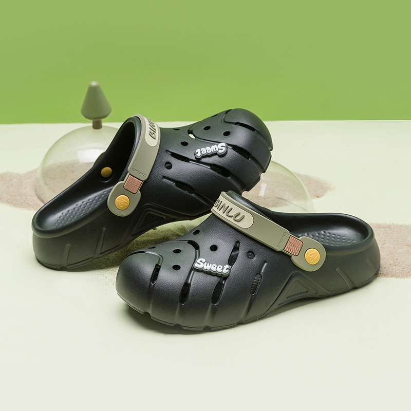 Zapatos con agujeros para mujer, uso externo 2025 nuevo estilo semi-Baotou zapatillas súper suaves al por mayor, zapatillas antideslizantes y desodorantes de fondo suave con sentido de la mierda