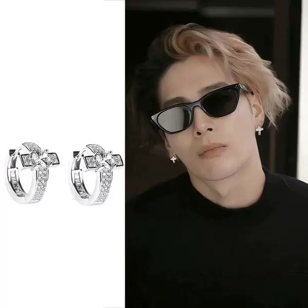 European and American zircon cross earrings 2026, men's hip-hop earrings, women's matching style, high-end ins Wang Jiaer style earrings