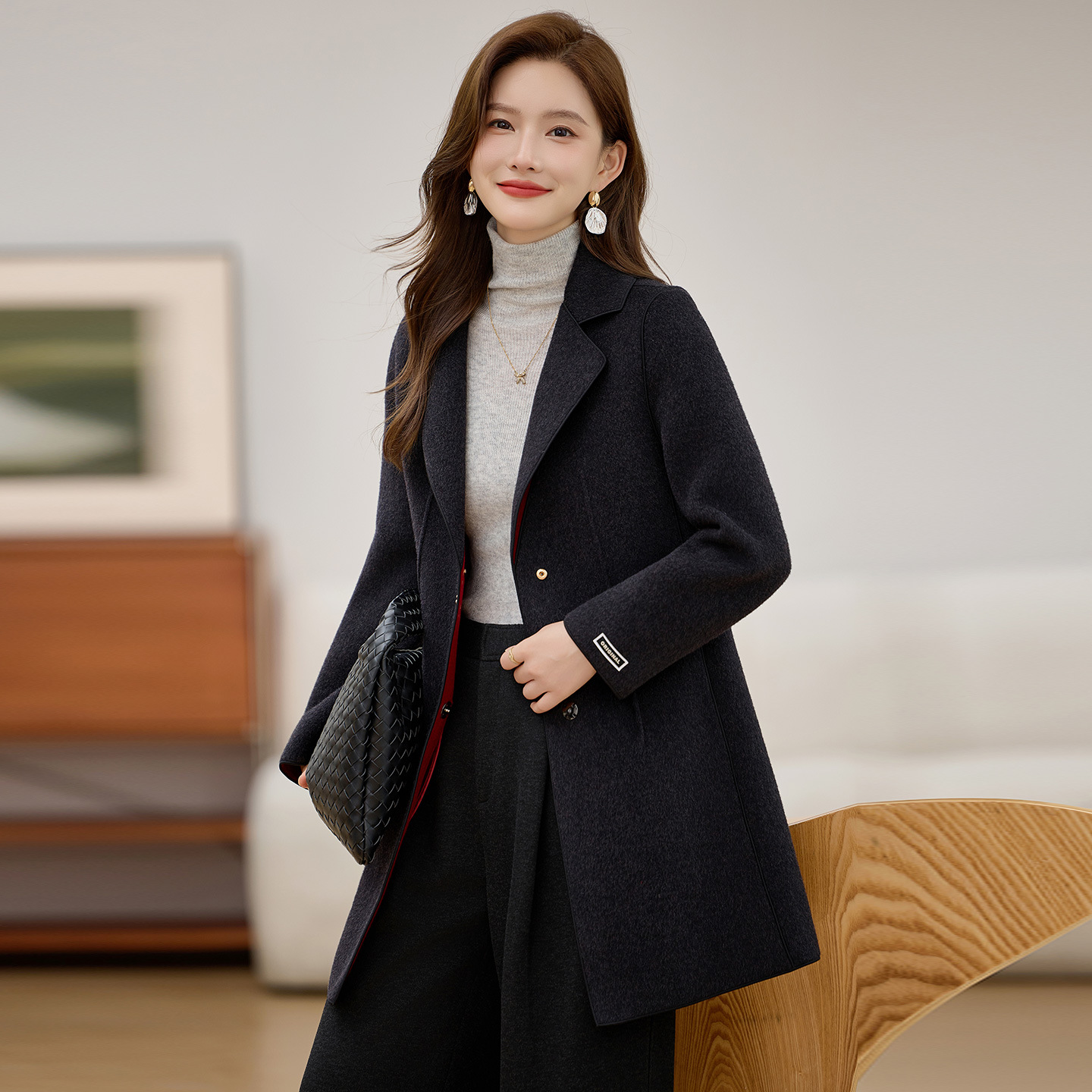 2025 New Classy Hand-Sewn Small Cashmere Outwear for Women Korean Style Slim Wool Double-Sided Woolen Outwear