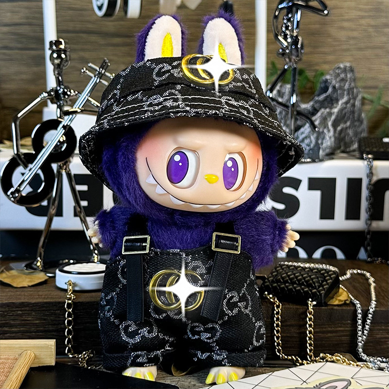 Labubu se sienta en la fiesta, ropa de bebé, caja ciega de primera generación, ropa de bebé Labubu, ropa de tela rabble, cara de vinilo de felpa