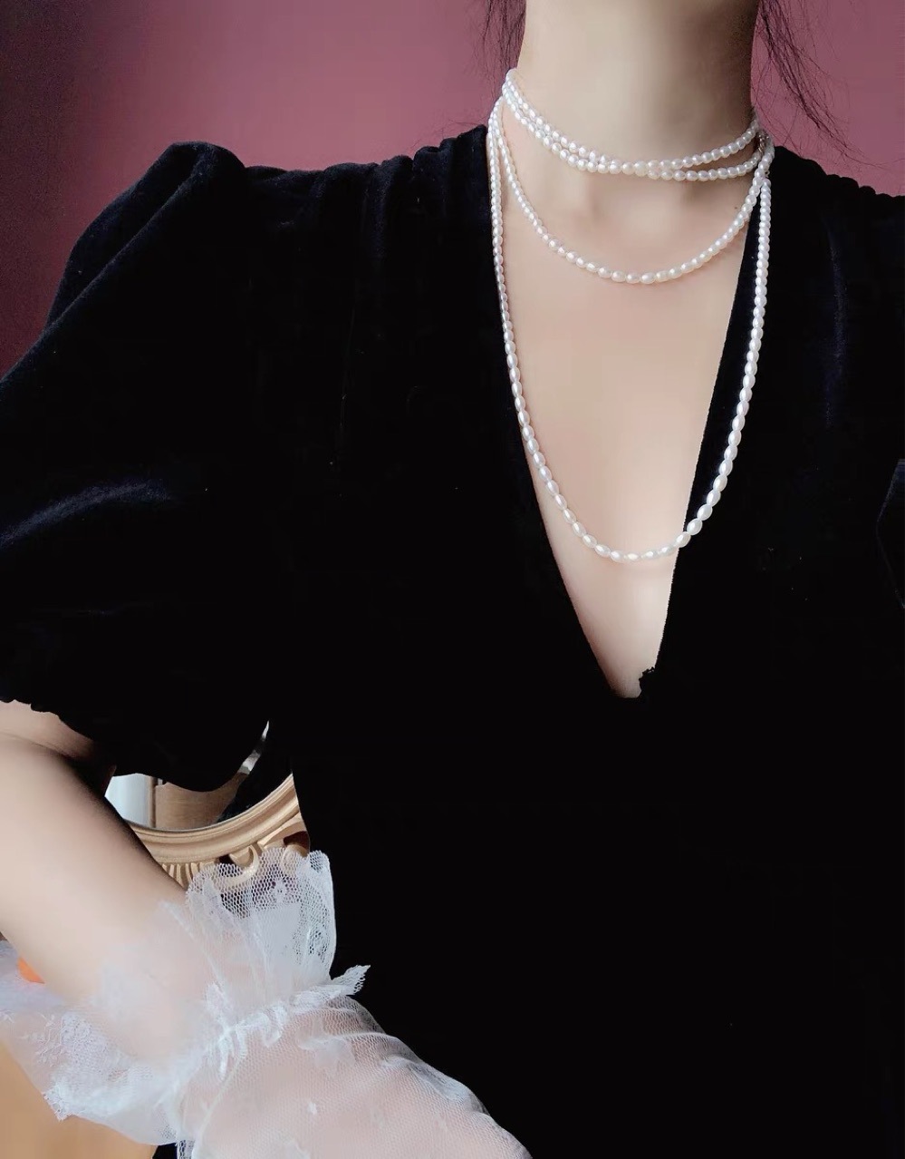 Elegant retro classic organic necklace from pearl